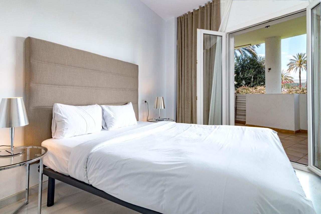 Pr20 - Good Located Flat Puerto Banus Marbellac