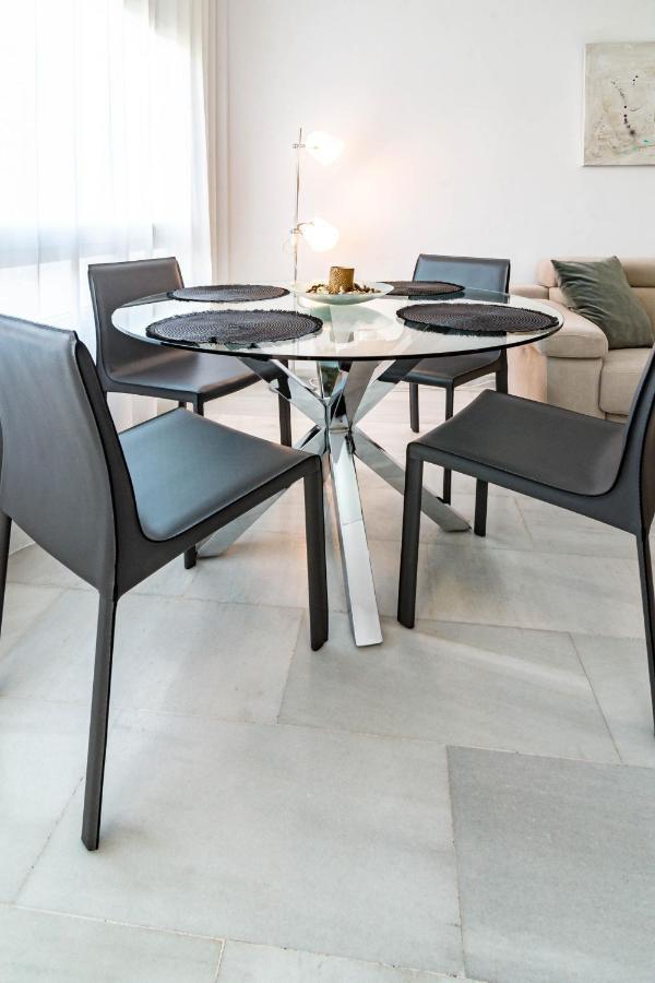Pr20 - Good Located Flat Puerto Banus *