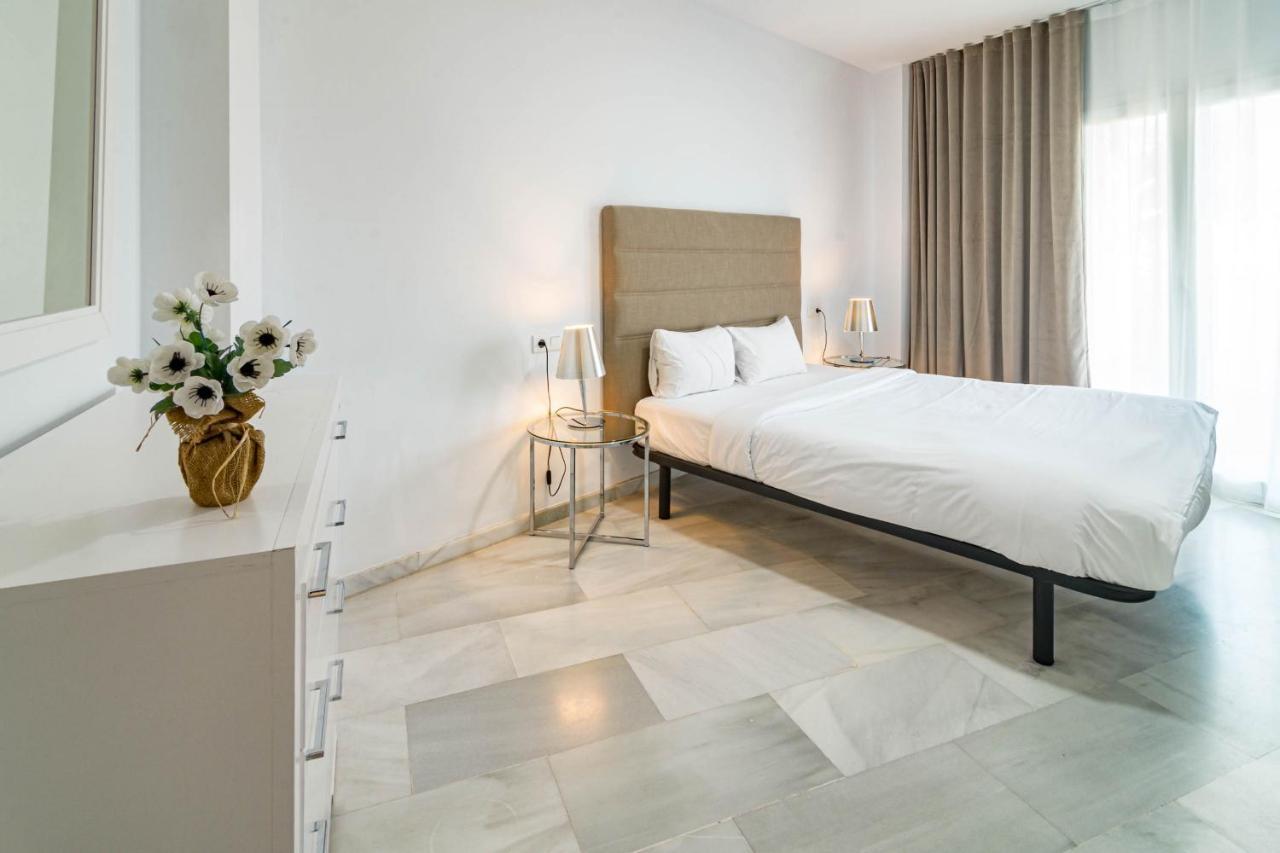 Pr20 - Good Located Flat Puerto Banus Marbellac